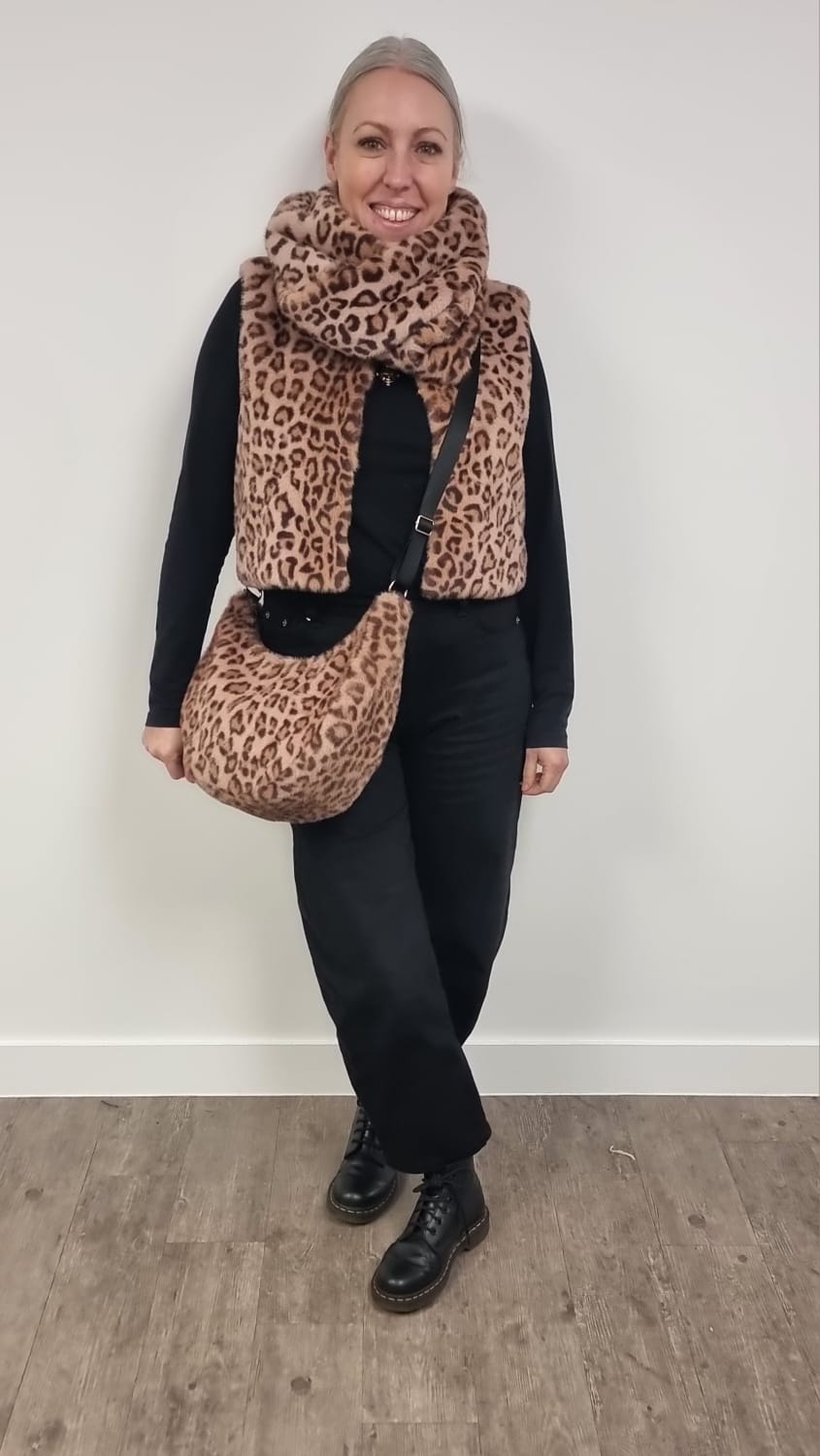 SIMONE SLOUCH BAG IN LEOPARD