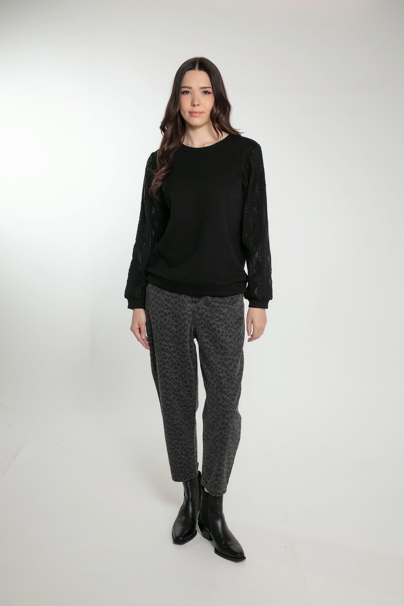 ANNABELLE SWEATER IN BLACK