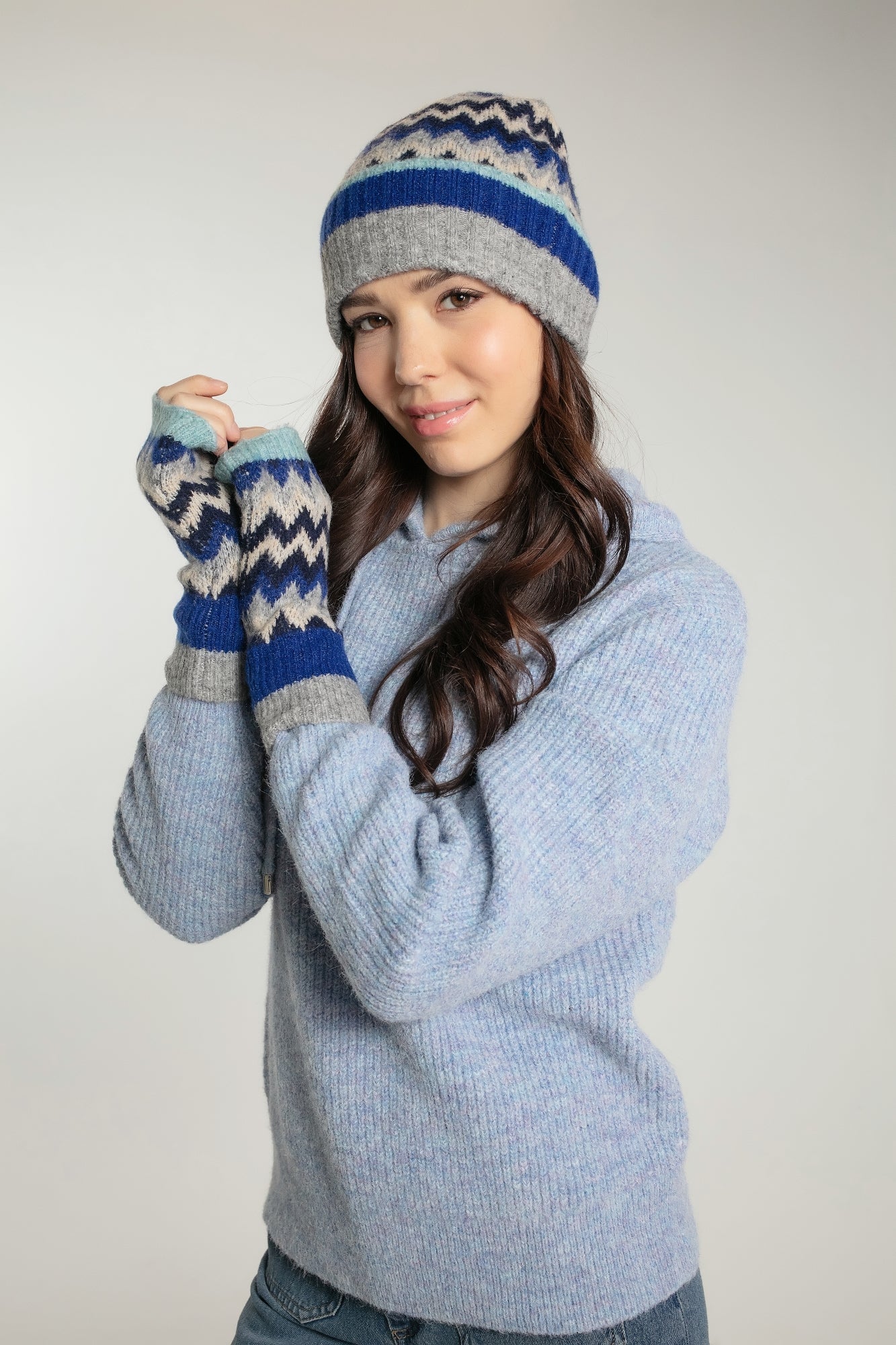 DORA CHEVRON BEANIE IN NAVY MIX