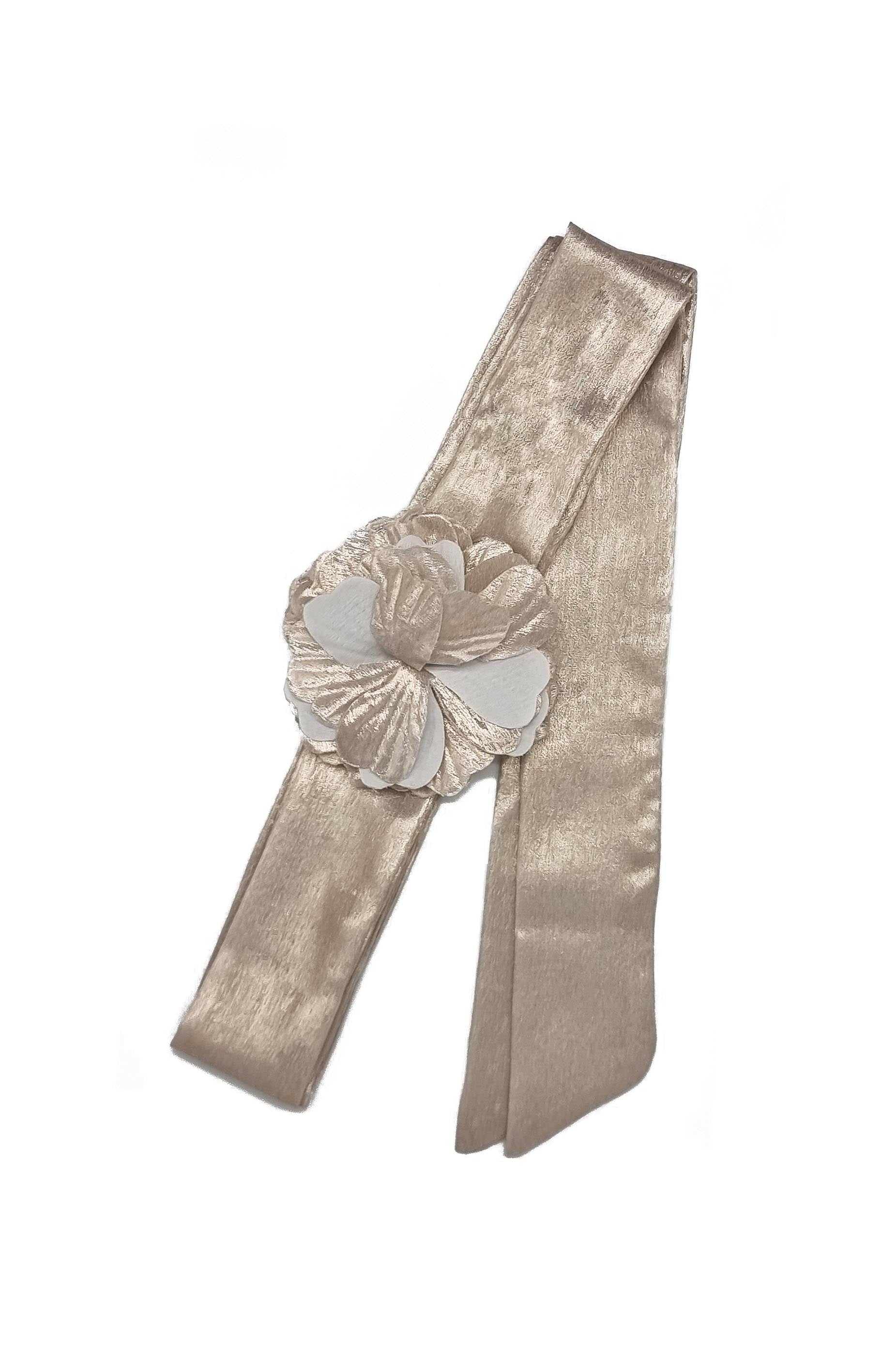 VERA CORSAGE SCARF IN CHAMPAGNE